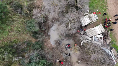 Sel sularına kapılan otomobilden kaçan şüpheli aranıyor