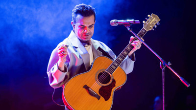 Kenan Doğulu dünyaya açılıyor