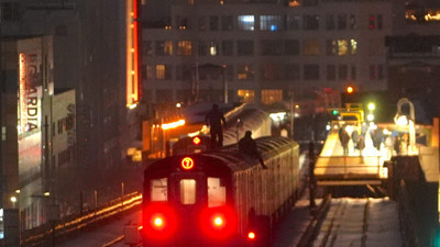 Metro sörfü tehlikesi sürüyor