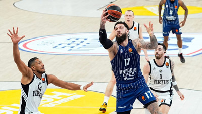 Anadolu Efes geri döndü: 31 sayı fark attı, 3’te 3 yaptı