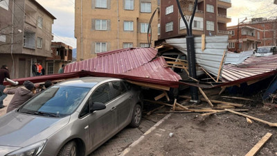 Ordu’nun yüksek kesimlerinde fırtına: 11 evin çatısı uçtu