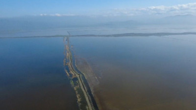 Binlerce dönüm tarım arazisi sular altında kaldı: Adeta yeni bir göl oluştu