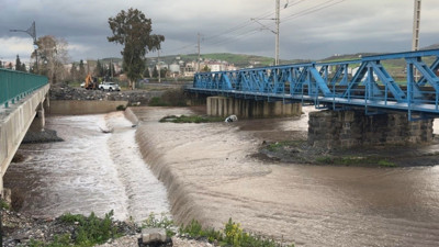 Osmaniye'de sağanak yağış sele dönüştü