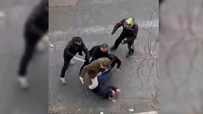 Yol verme tartışması sopalı kavgaya dönüştü