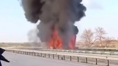 Domates yüklü tır alev alev yandı