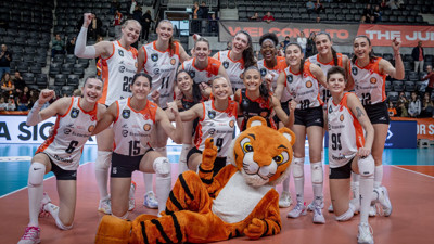 Eczacıbaşı, Göztepe’yi 3-0 yenerek yarı finale çıktı