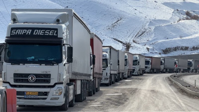 İran sınırında TIR kuyruğu