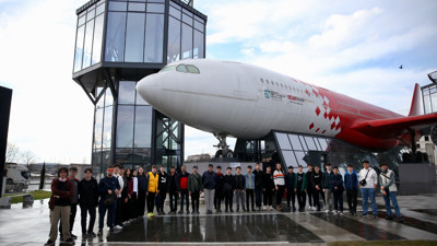 Uçuş ömrünü dolduran Airbus ziyaretçilerine kapılarını açtı