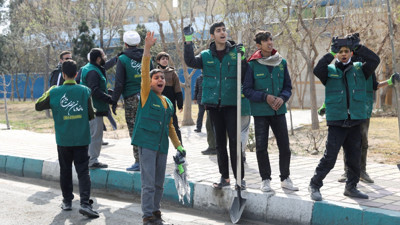 İran'da iki okula daha saldırı
