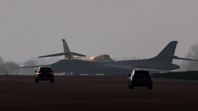 ABD'ye ait B-52 bombardıman uçakları İngiltere'ye ulaştı