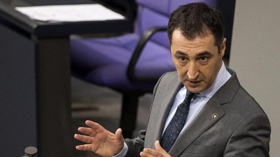 Almanya'da seçim: Cem Özdemir, Türk kökenli ilk eyalet başkanı olma yolunda