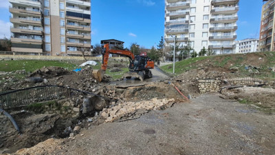 Diyarbakır'da kuvvetli yağış menfez köprüyü çökertti