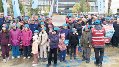 Liman işçileri haklarını istiyor