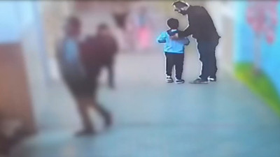 Nöbetçi öğretmenin müdahalesi öğrenciyi kurtardı