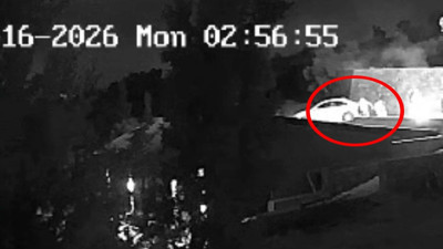 Arkadaşlarıyla sohbet ederken 4 metre yükseklikten düştü