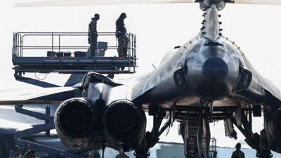 İsrail: İran'ın balistik füze üretim tesislerini vurduk