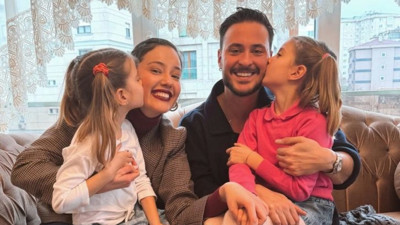 Pelin Akil ile Anıl Altan’dan bayramda aile pozu