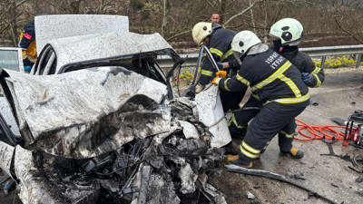 Feci kaza: Araçtan sağ çıkamadılar