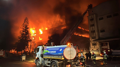 Fındık fabrikası yanıyor