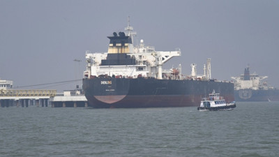 Hürmüz'de esaret! 2 bin gemi ve 20 bin denizci mahsur kaldı