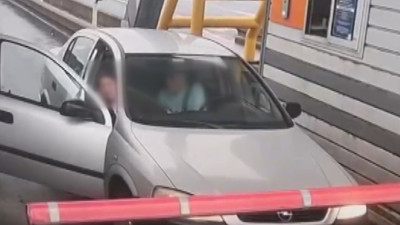 'Evine bırakacağım' dediği sevgilisini kaçırdı