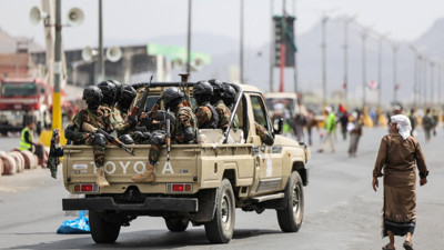 Küresel deniz ticaretini daha da zora sokacak adım: Husilerden 'savaşa hazırız' tehdidi