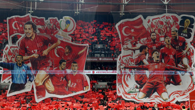 Türkiye-Romanya maçında 2002 havası!