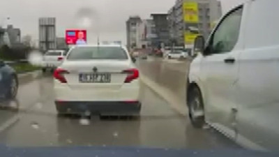 Kaynakçılar yol vermek istemeyen sürücüye saldırdı