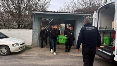 İki kardeş, babalarını katletti