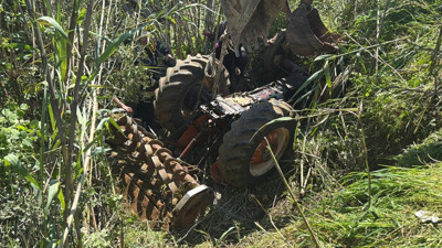 Traktörün altında kalan emekli polis hayatını kaybetti