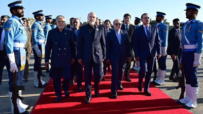 İran heyeti Pakistan’dan ayrıldı