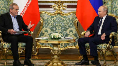 Putin, Pezeşkiyan ile telefonda görüştü