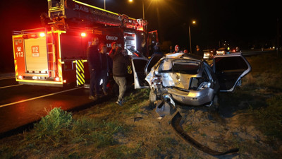 Kardeşi ile aynı ambulansa binmek isteyen yaralı ekiplere zor anlar yaşattı