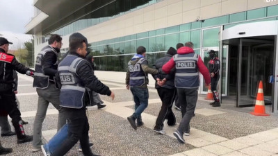 Konuşmaya çağırdıkları 2 kişiyi tabancayla vurup kaçan 3 şüpheliye gözaltı