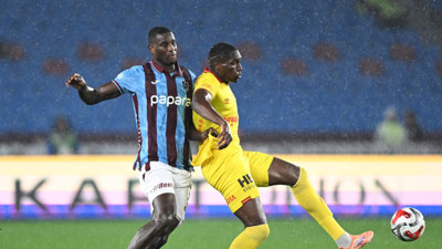 Trabzonspor, 10 kişi kalmasına rağmen 1 puanı kurtardı: Göztepe 90+3'te yıkıldı! 1-1