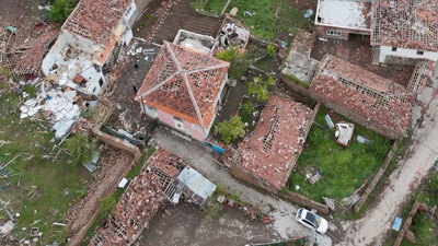 Hortum köyü yıktı geçti