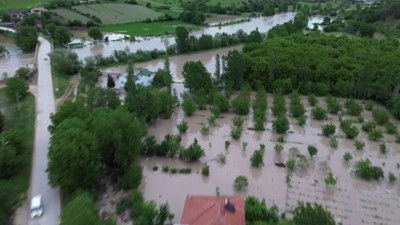 Tokat'ta Kelkit Çayı taştı, köyü su bastı