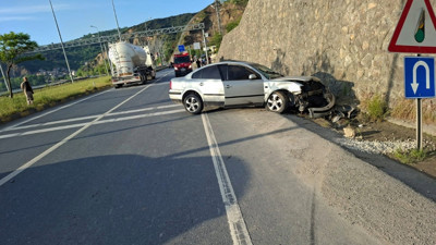Alkollü sürücü, duran otomobile çarptı: 5 yaralı