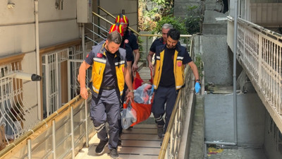 Evinde düşen yaşlı kadın sürünerek yardım istedi