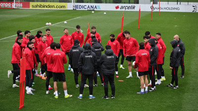 A Milli Futbol Takımı, Dünya Kupası mesaisine başladı: Hakan Çalhanoğlu ayrı çalıştı