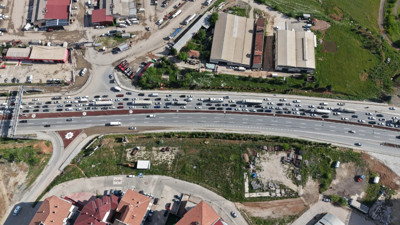 43 ilin geçiş noktası felç! Araçlar adım adım ilerledi
