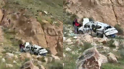 Uçuruma yuvarlanan araçtan atlayarak kurtuldular