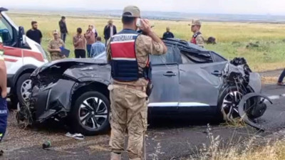 Diyarbakır'da nişan dönüşü kaza: 2 ölü, 1 yaralı
