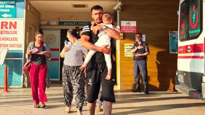 Mangal ateşine düşen çocuk yaralandı