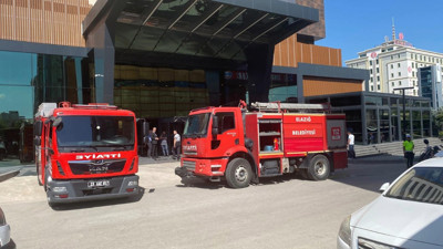 Otelin çatı katında çıkan yangında 10 kişi dumandan etkilendi