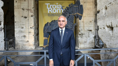 Troya, 221 eserle Kolezyum'da... Bakan Ersoy, basın mensuplarıyla bir araya geldi