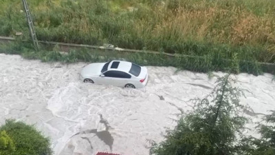 Ankara beyaza büründü: Dolu kalınlığı 30 santimetreyi buldu
