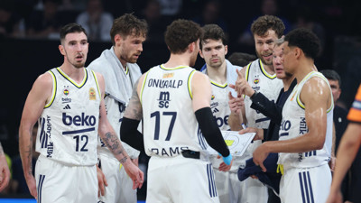 Beşiktaş GAİN evinde kaybetti, Fenerbahçe Beko şampiyonluk kapısını araladı