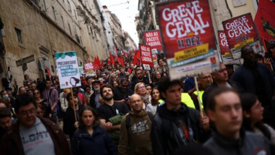Portekiz'de hükümete soğuk duş: Çalışanları sokağa döken plan reddedildi