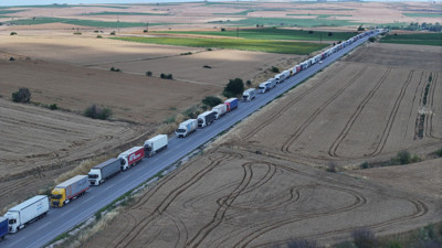 Sınırda 23 kilometrelik TIR kuyruğu
